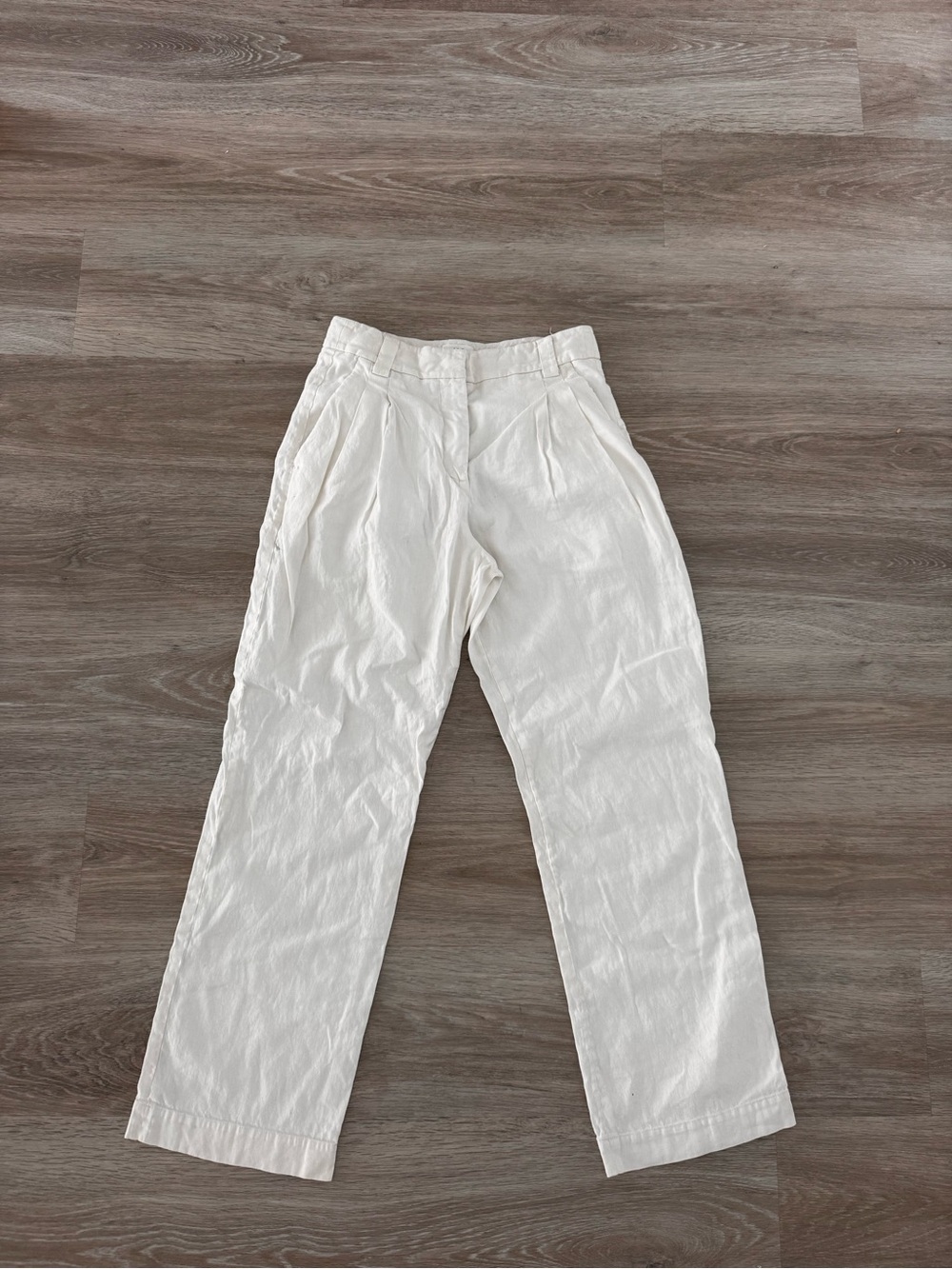 A.L.C. White Pleated Chinos — US 4